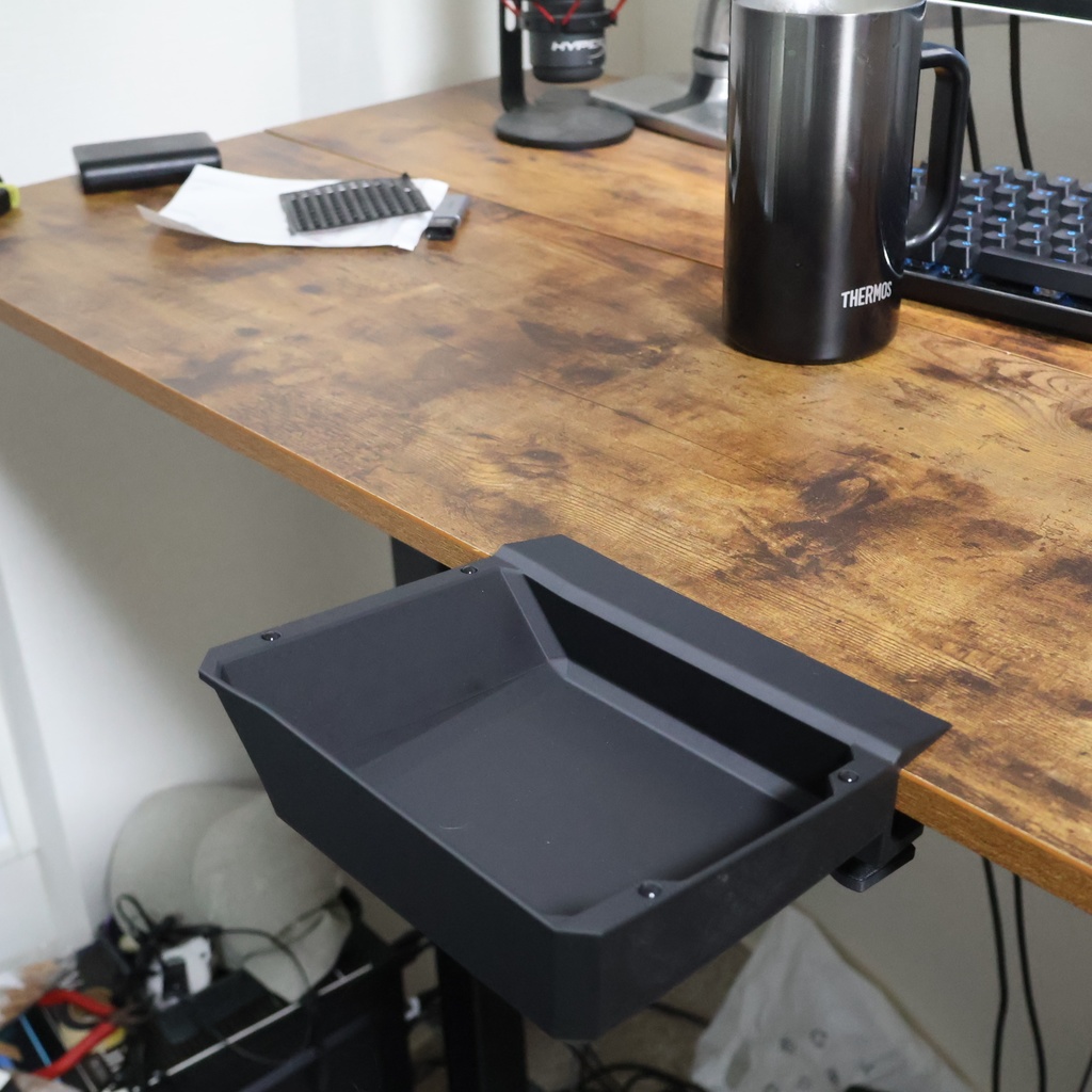 キーボードも置ける クランプ式ハンギングトレイ