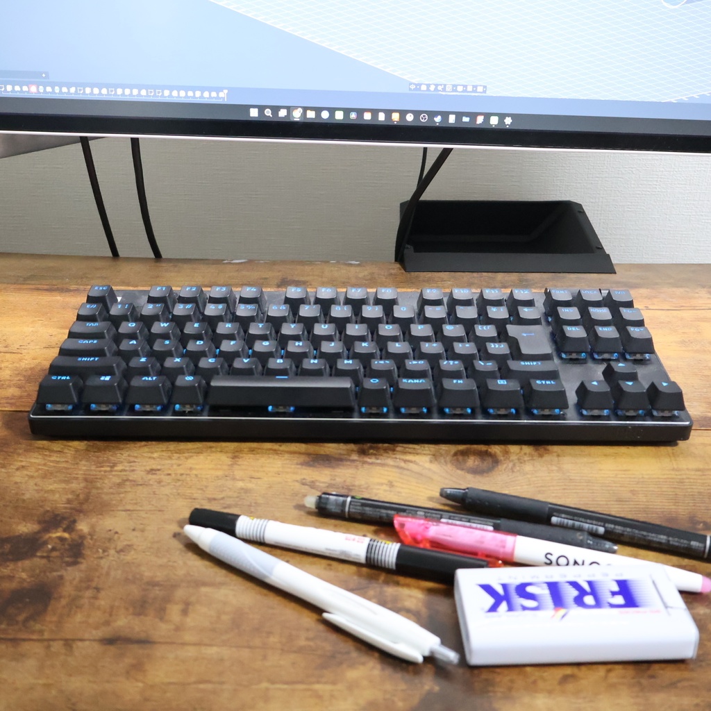 キーボードも置ける クランプ式ハンギングトレイ