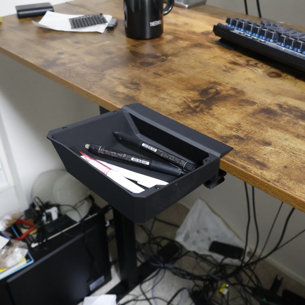 キーボードも置ける クランプ式ハンギングトレイ