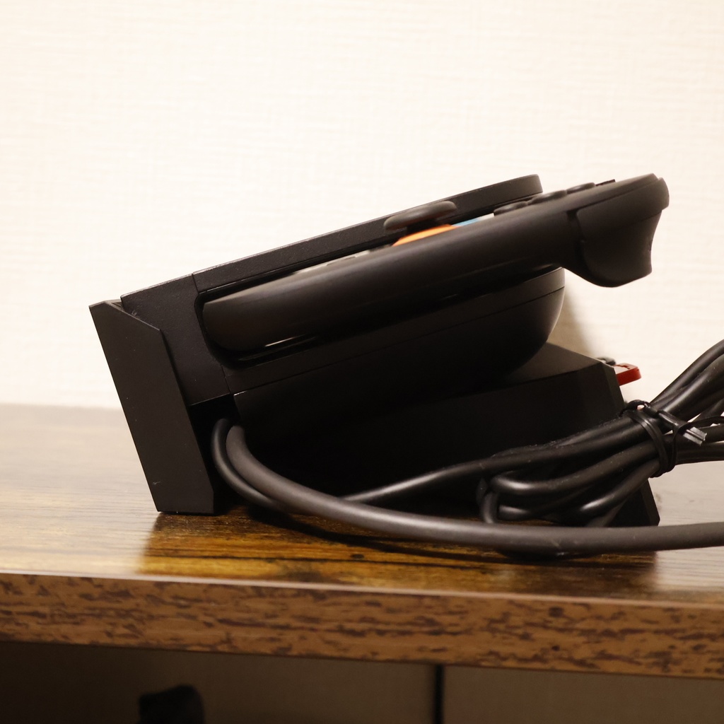 ゲーム機用 斜め横置き ディスプレイスタンド【ソフト15枚収納 / Switch 2互換】