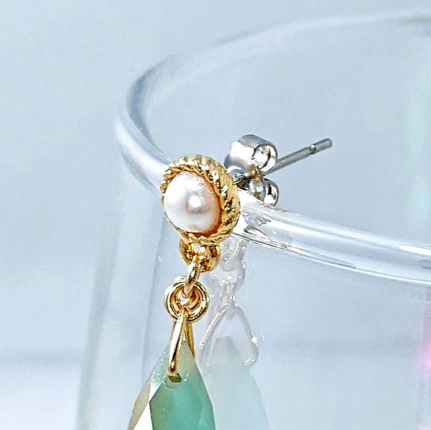 次回再販未定(C)リーチ兄弟イメージ ジェイド/フロイド ガラスドロップピアス(ステンレス製ピアス使用)