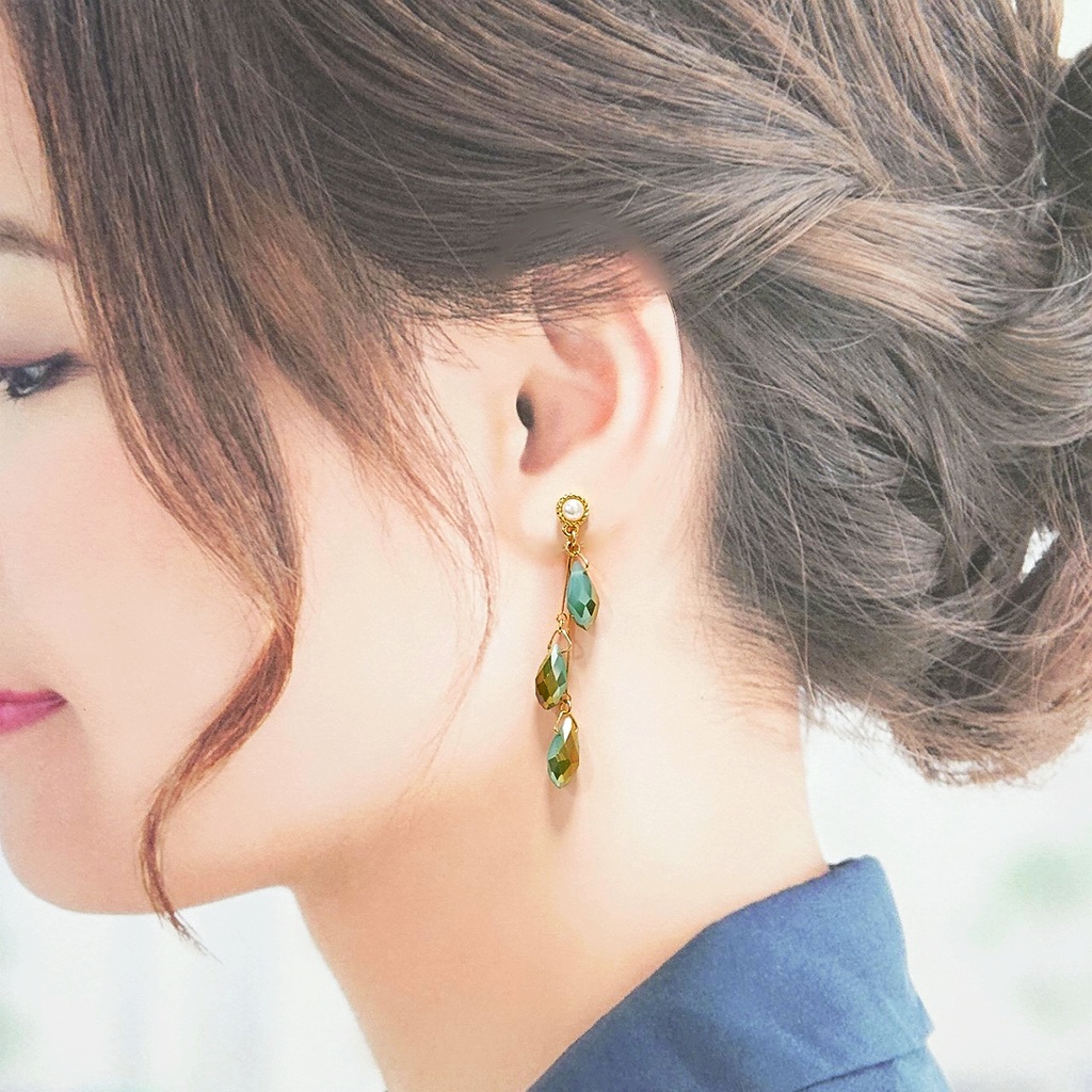 次回再販未定(C)リーチ兄弟イメージ ジェイド/フロイド ガラスドロップピアス(ステンレス製ピアス使用)