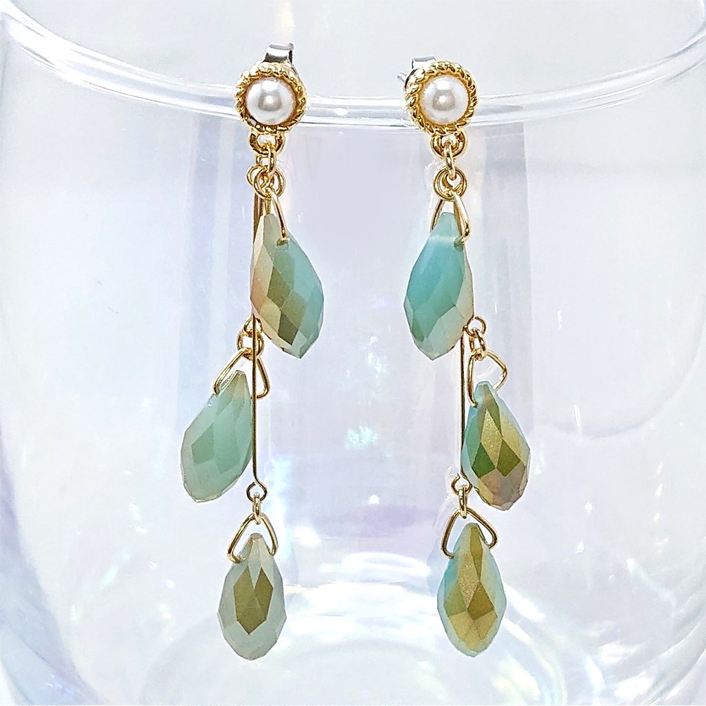 次回再販未定（C）リーチ兄弟イメージ　ジェイド/フロイド　ガラスドロップピアス（ステンレス製ピアス使用）