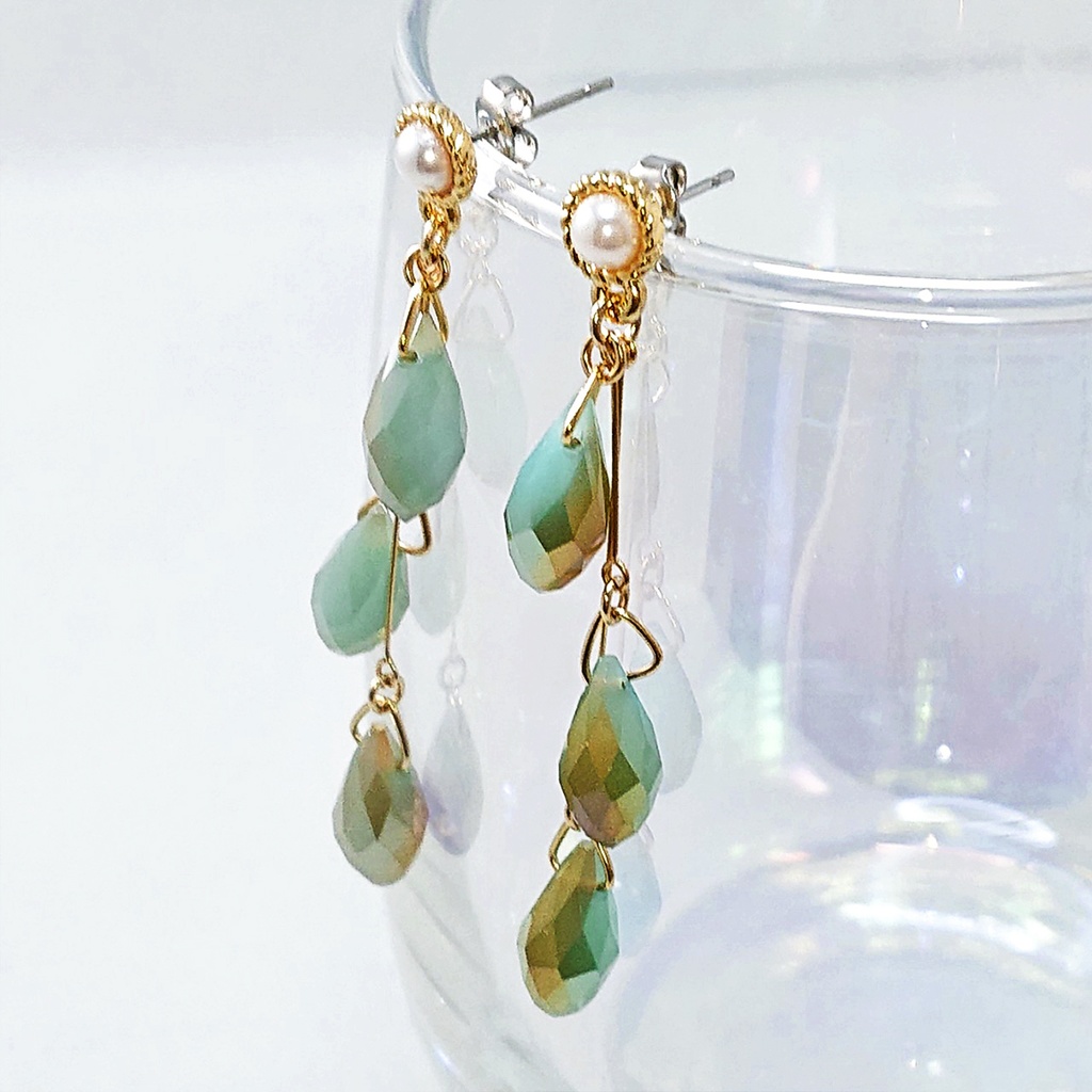 次回再販未定(C)リーチ兄弟イメージ ジェイド/フロイド ガラスドロップピアス(ステンレス製ピアス使用)