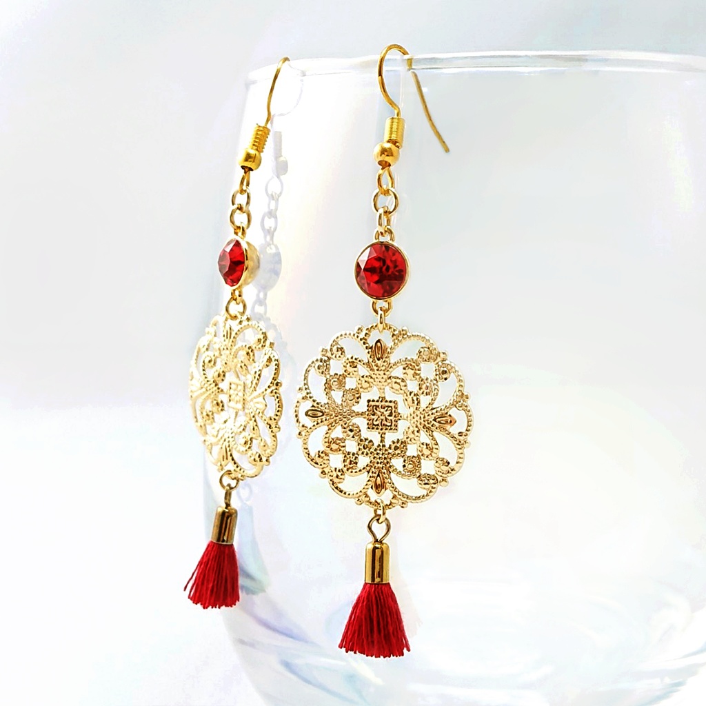 1点限定(予定)★スカラビア寮/スワロフスキー×フラワーサークルチャーム ピアス/イヤリング 159