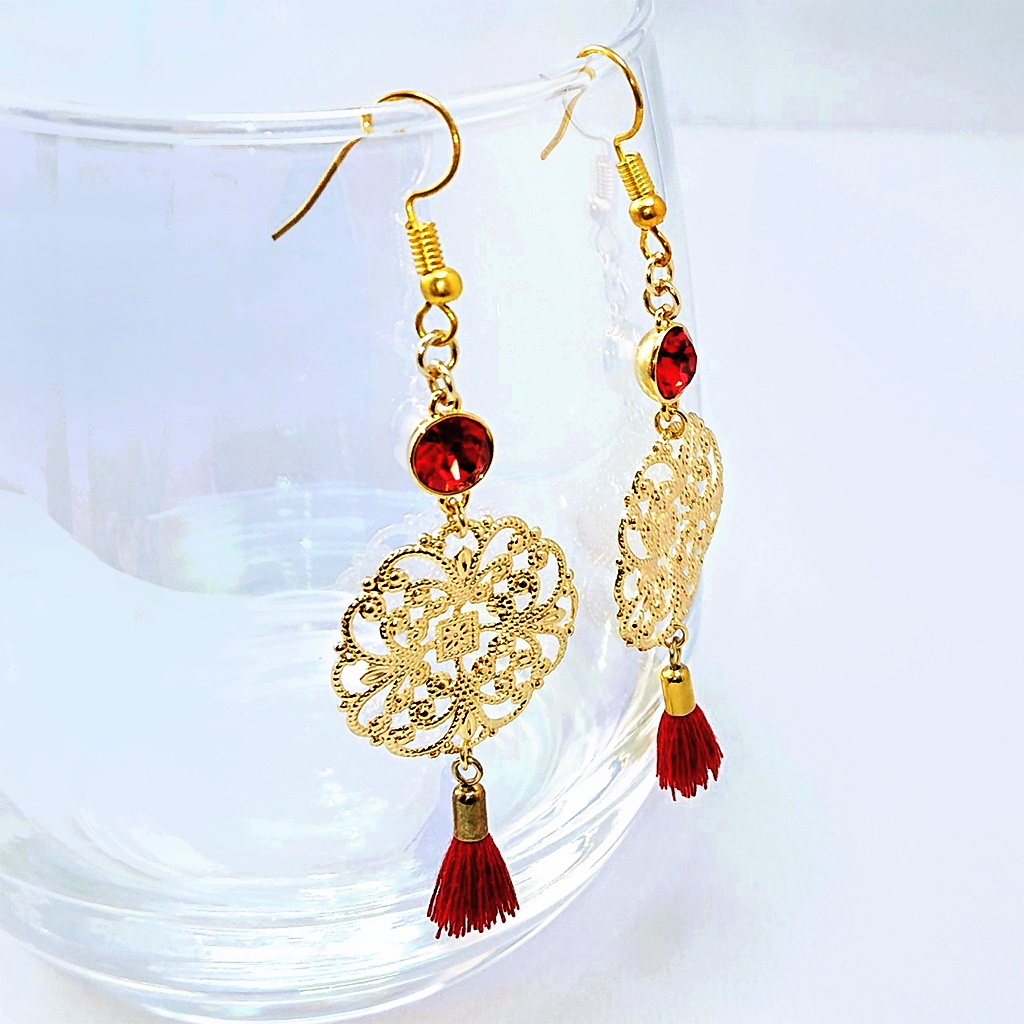 1点限定(予定)★スカラビア寮/スワロフスキー×フラワーサークルチャーム ピアス/イヤリング 159