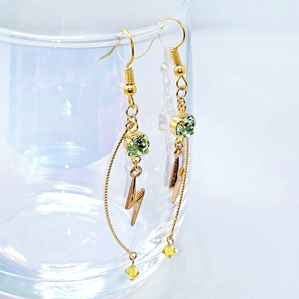 再販★セベク・ジグボルトイメージ カミナリ シンプル ピアス/イヤリング 165