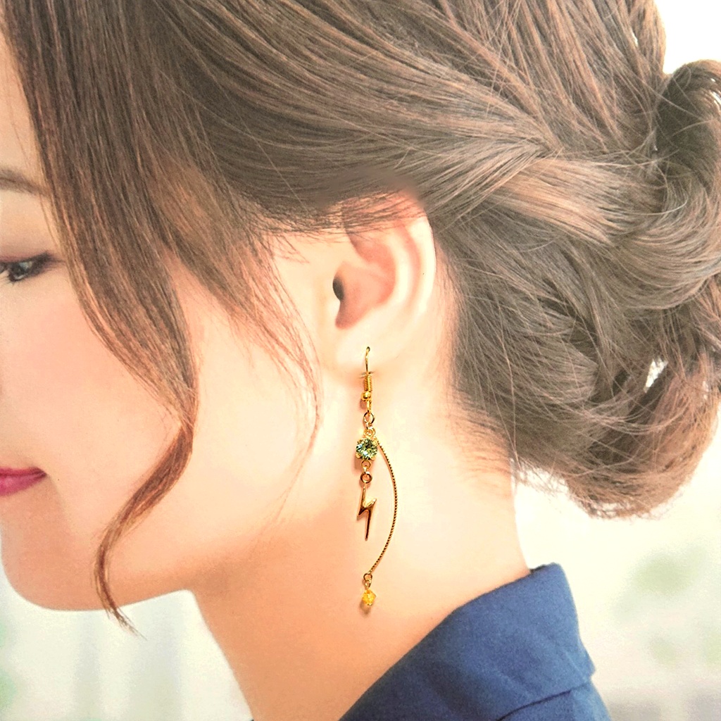 再販★セベク・ジグボルトイメージ カミナリ シンプル ピアス/イヤリング 165