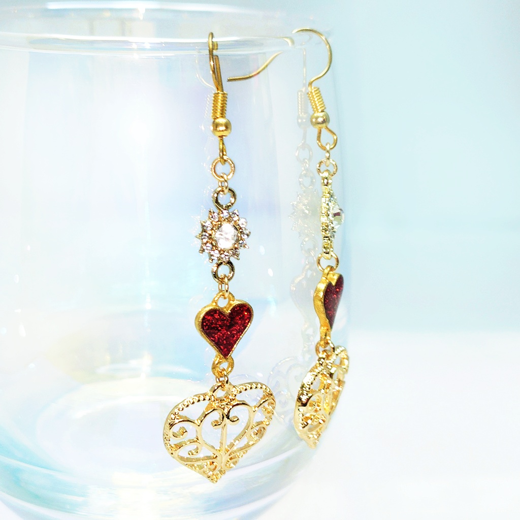 再販未定★【概念】ハーツラビュル寮イメージ ビジュー×透かしハート ピアス/イヤリング