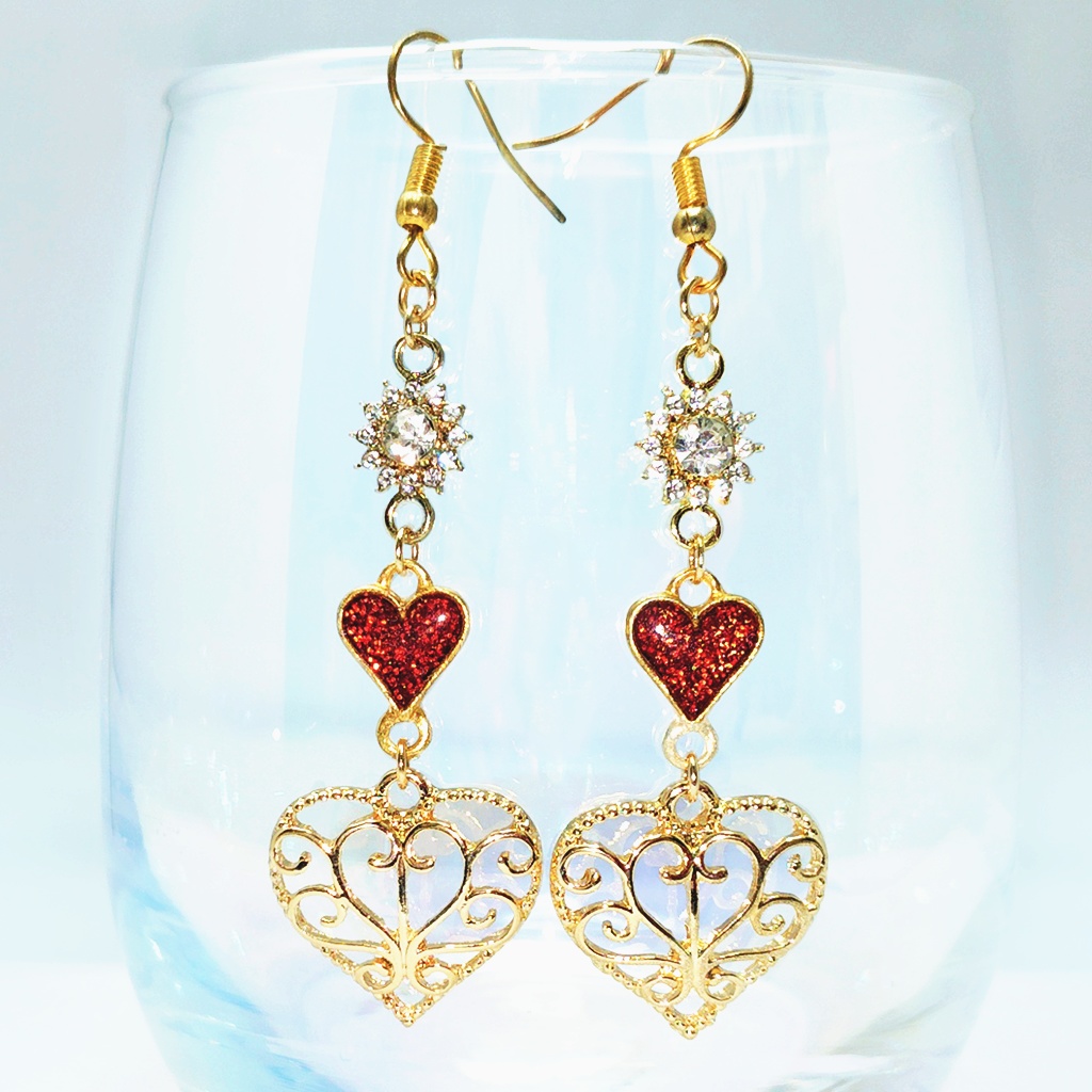 再販未定★【概念】ハーツラビュル寮イメージ ビジュー×透かしハート ピアス/イヤリング