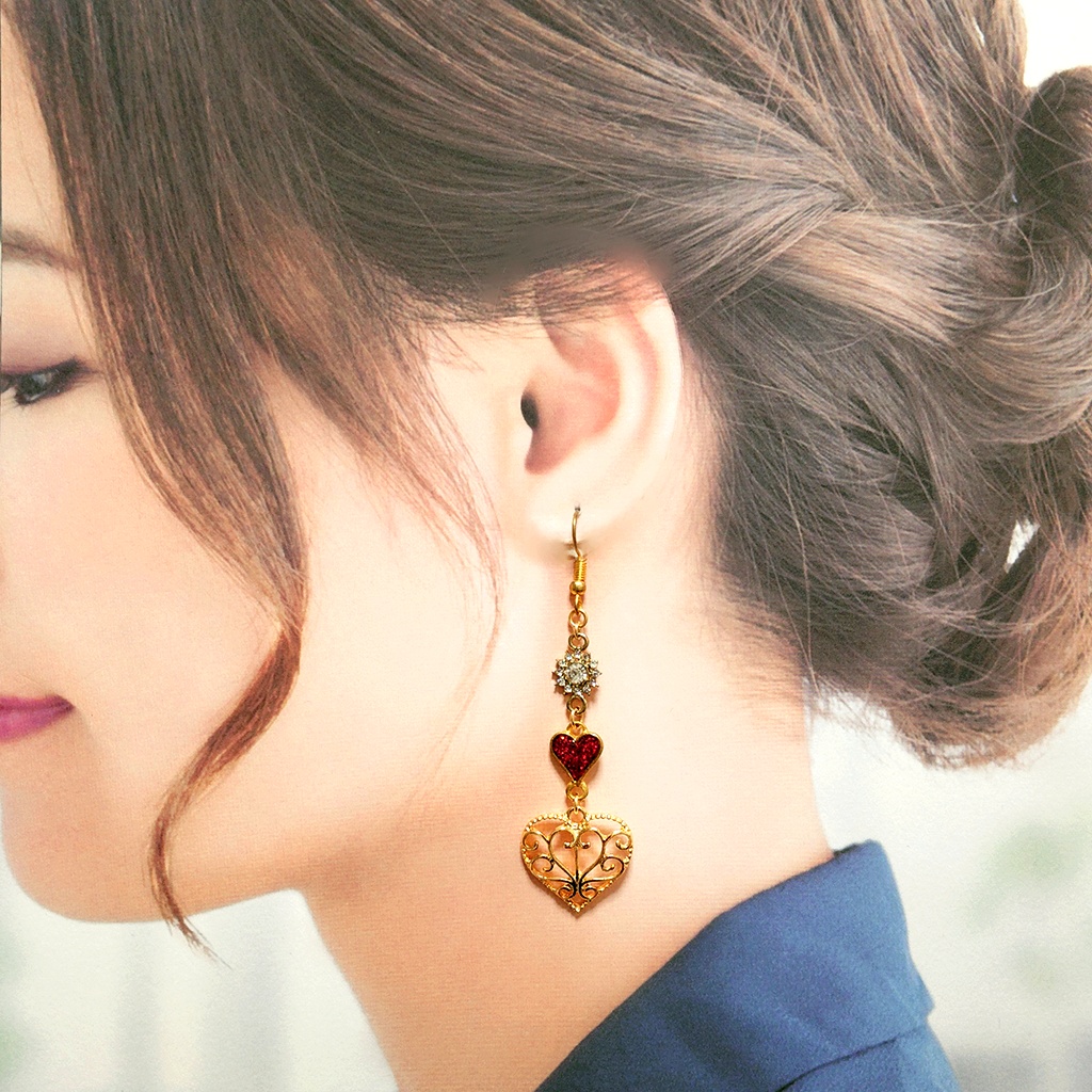 再販未定★【概念】ハーツラビュル寮イメージ ビジュー×透かしハート ピアス/イヤリング