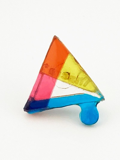 さんかくトリカラピアス