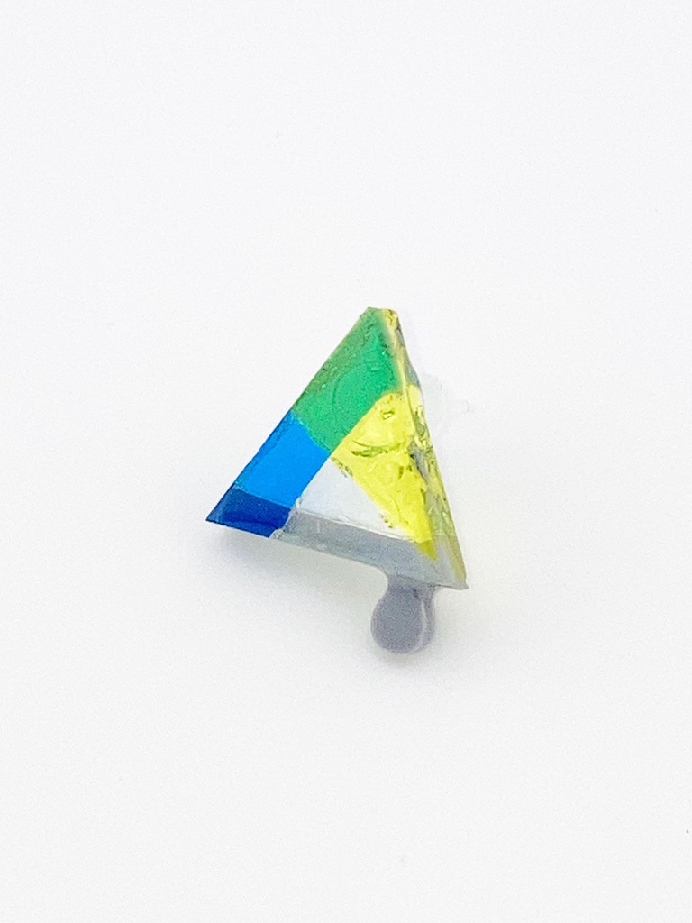 さんかくトリカラピアス