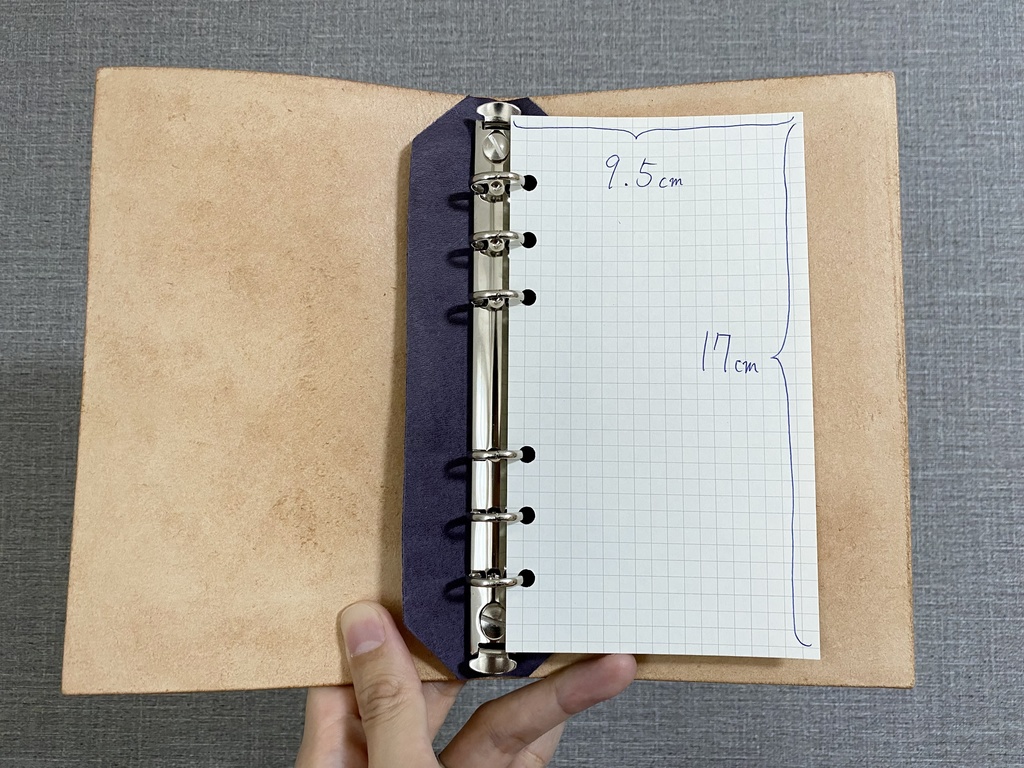 キースイッチ柄のレザー手帳カバー