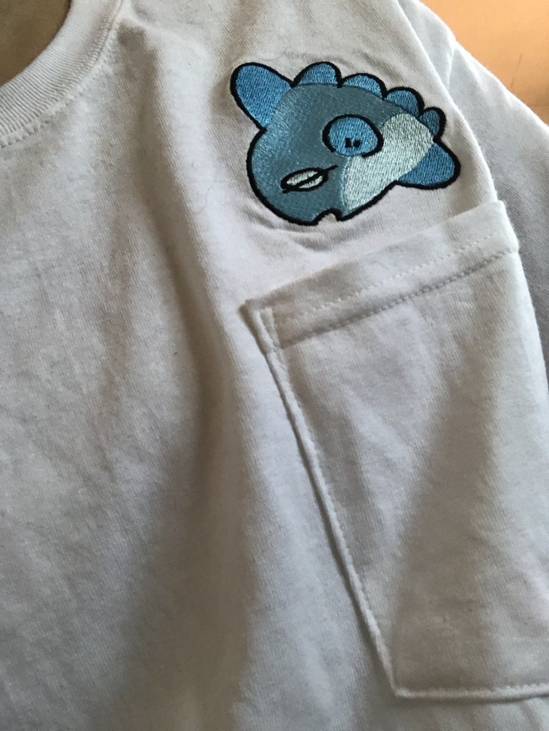 マンボウ刺繍ポケットTシャツ