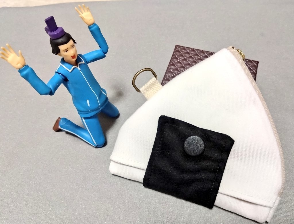 カレーおにぎりフラットポーチ