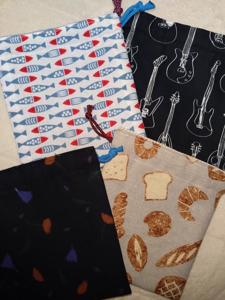 カレーおにぎりフラットポーチ