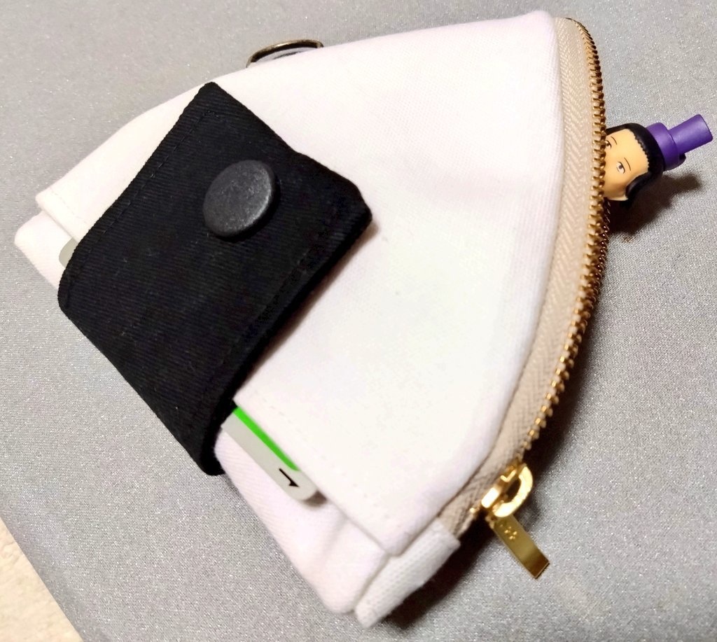 カレーおにぎりフラットポーチ