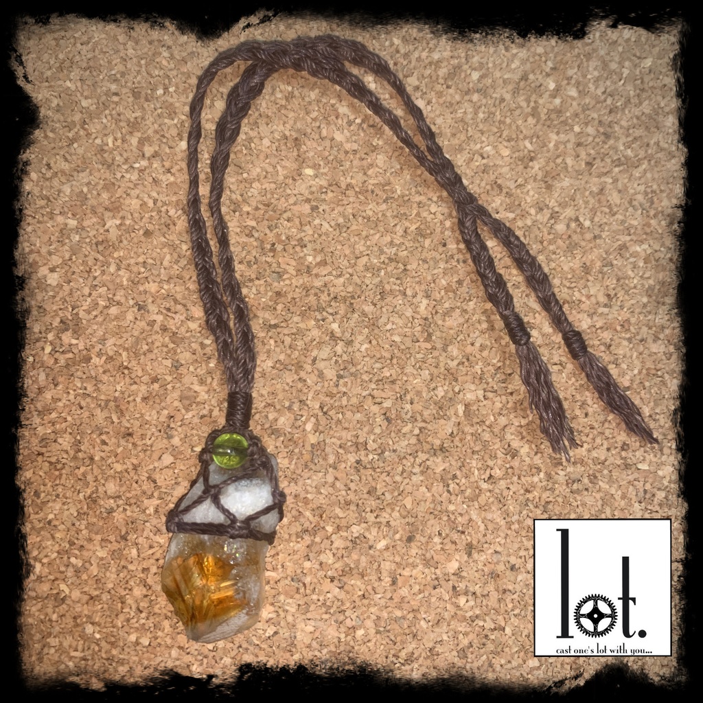 ツイステ レオナさんイメージバッグチャーム