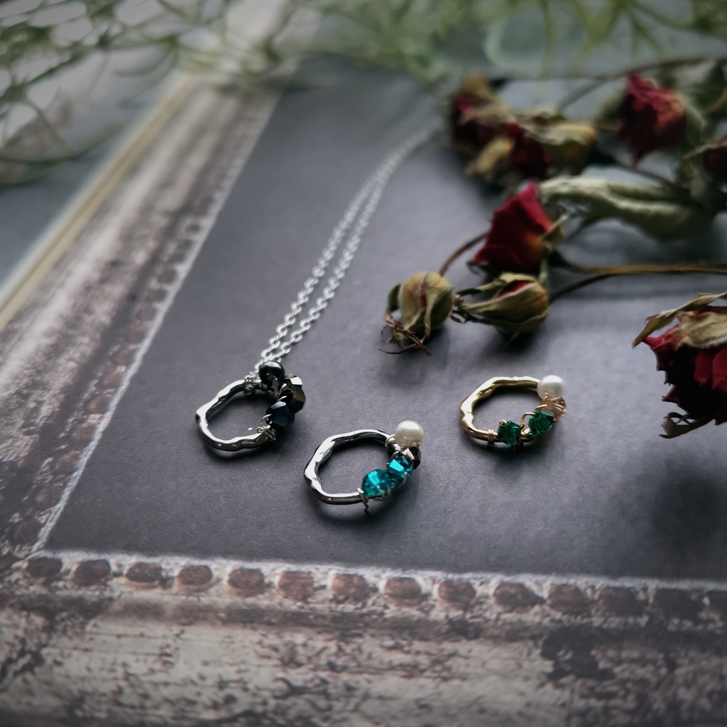 イケメン王子 彼色を胸に抱くプチペンダント