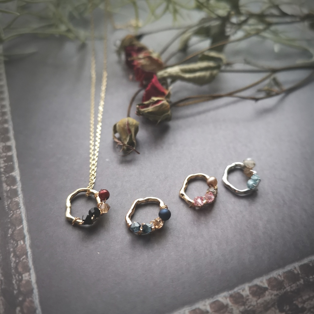 イケメン王子 彼色を胸に抱くプチペンダント