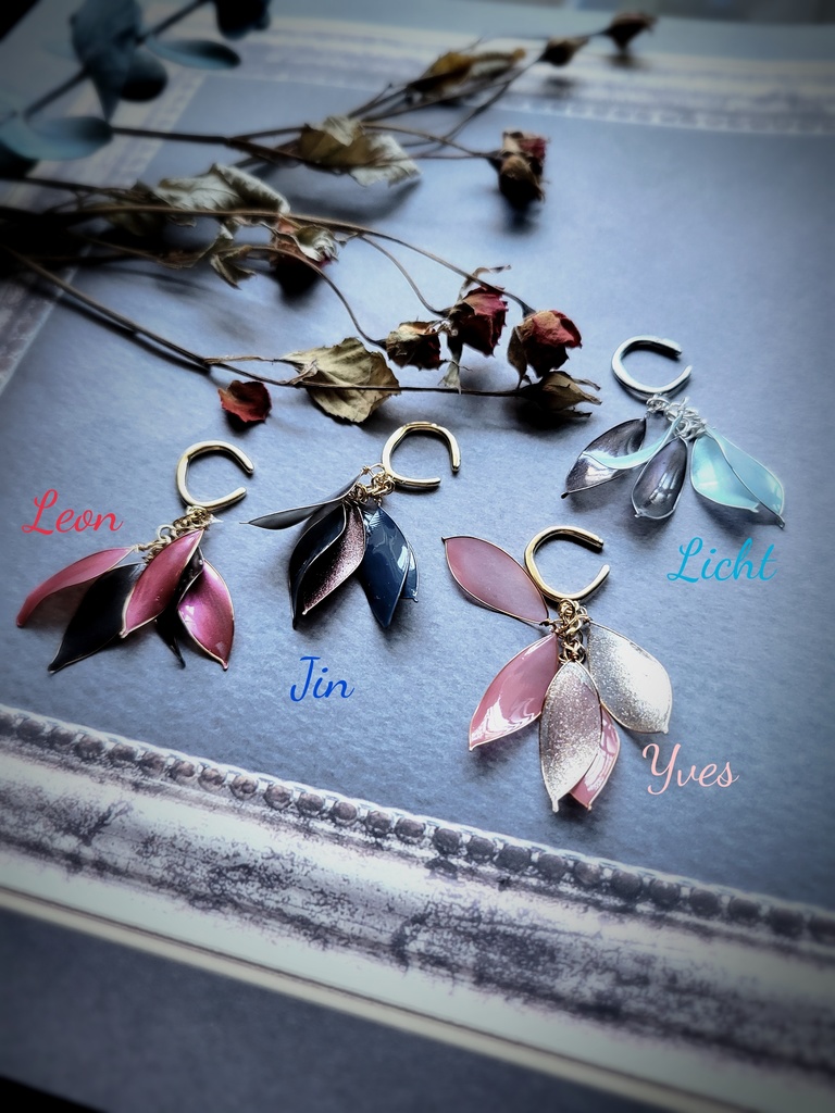 耳もとをあなた色で飾るイヤーカフ