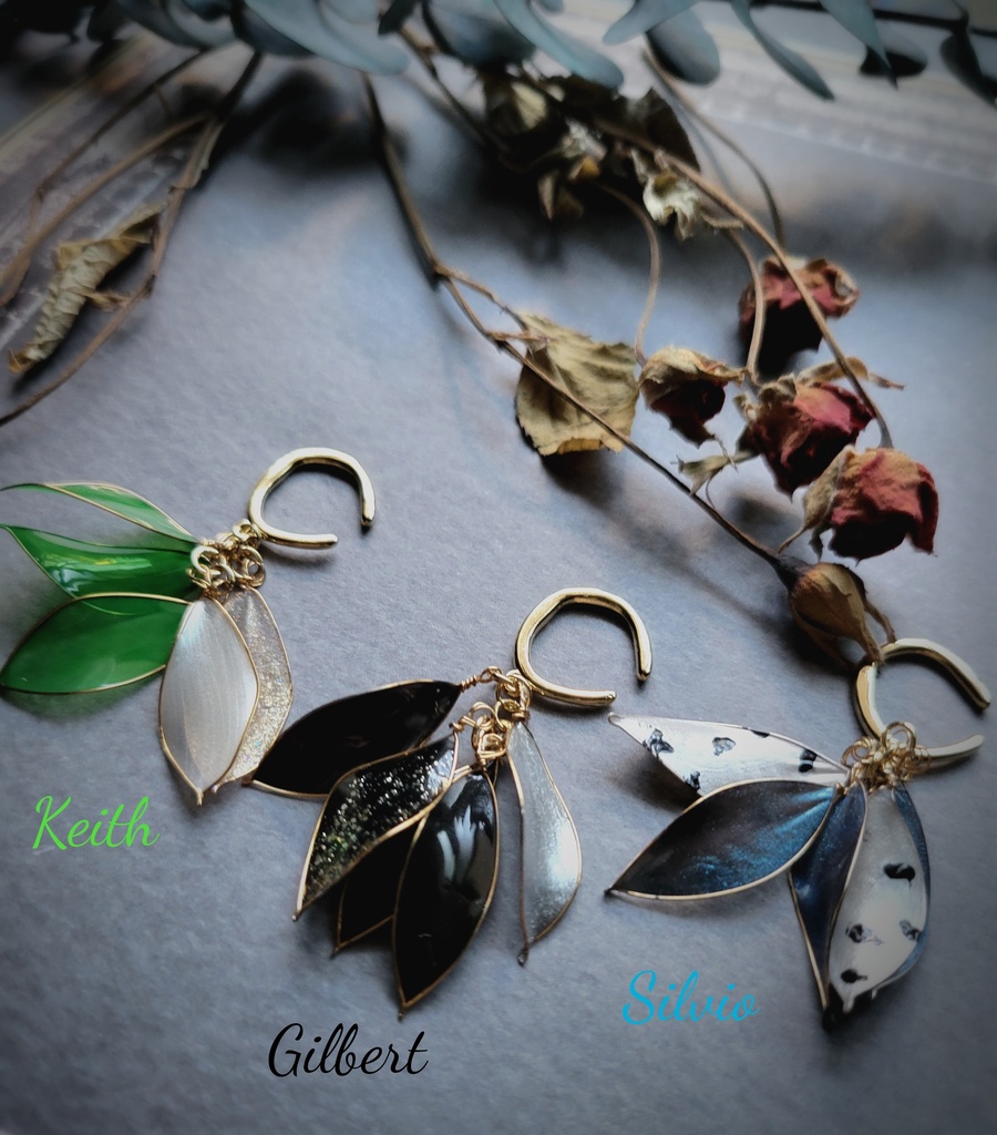 耳もとをあなた色で飾るイヤーカフ