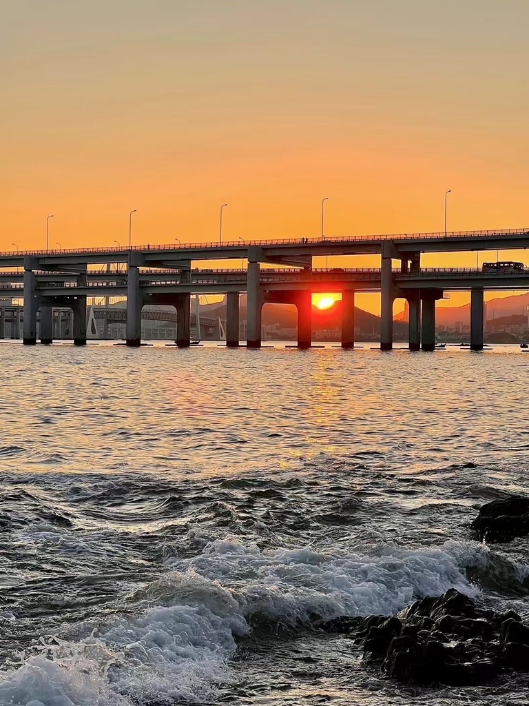 夕日と海