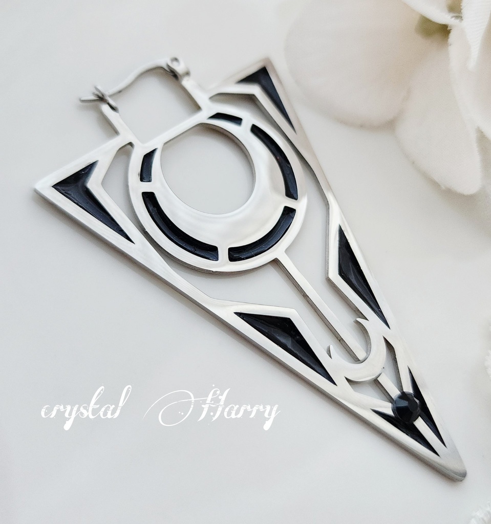 【月鋭刃の耳飾り】~銀黒~