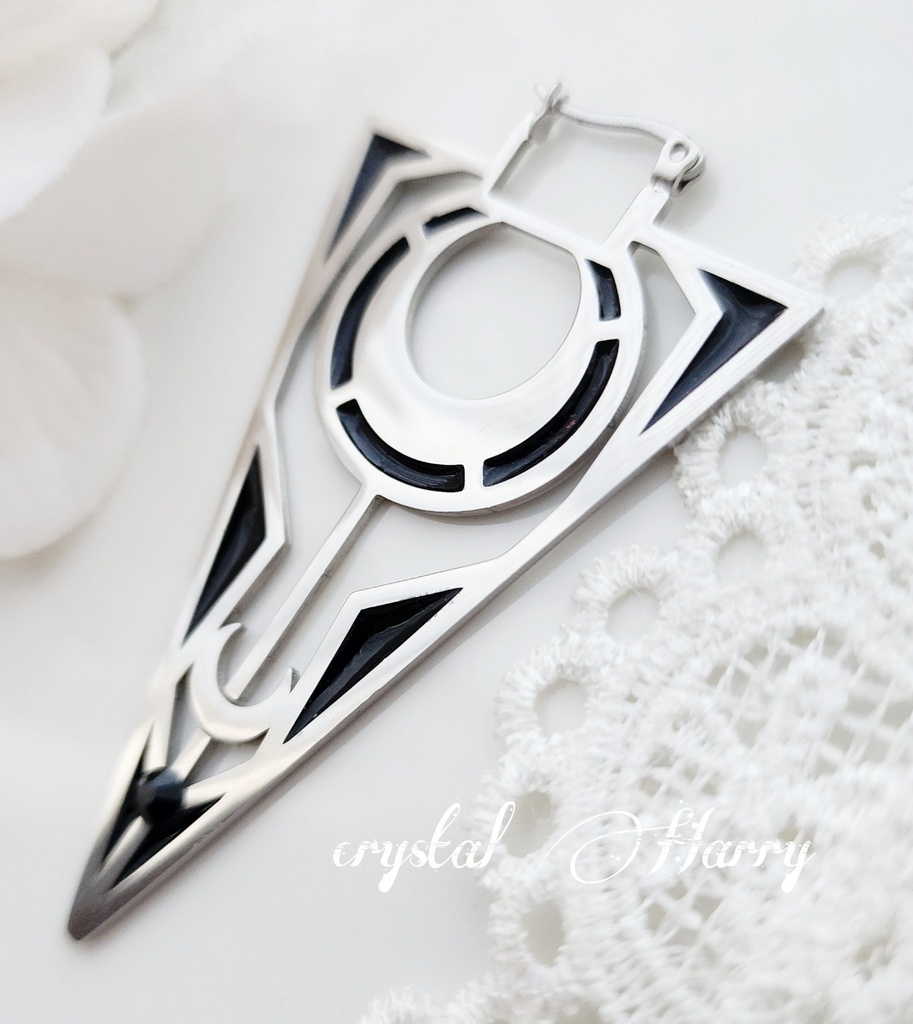 【月鋭刃の耳飾り】~銀黒~