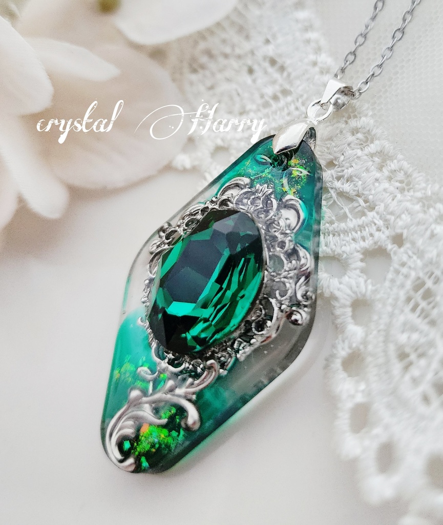 【宝石結晶の首飾り】~銀翠~