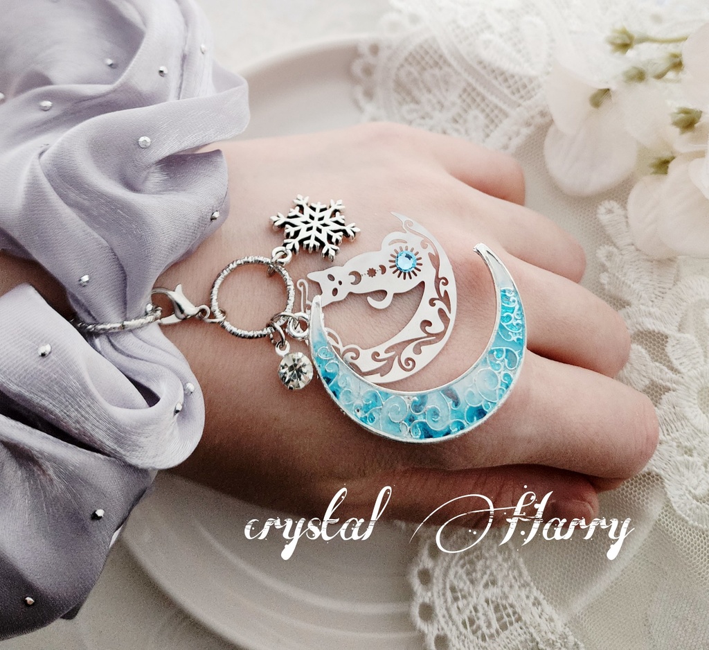 【精霊猫の髪飾り】~銀水白~シュシュブレスレット