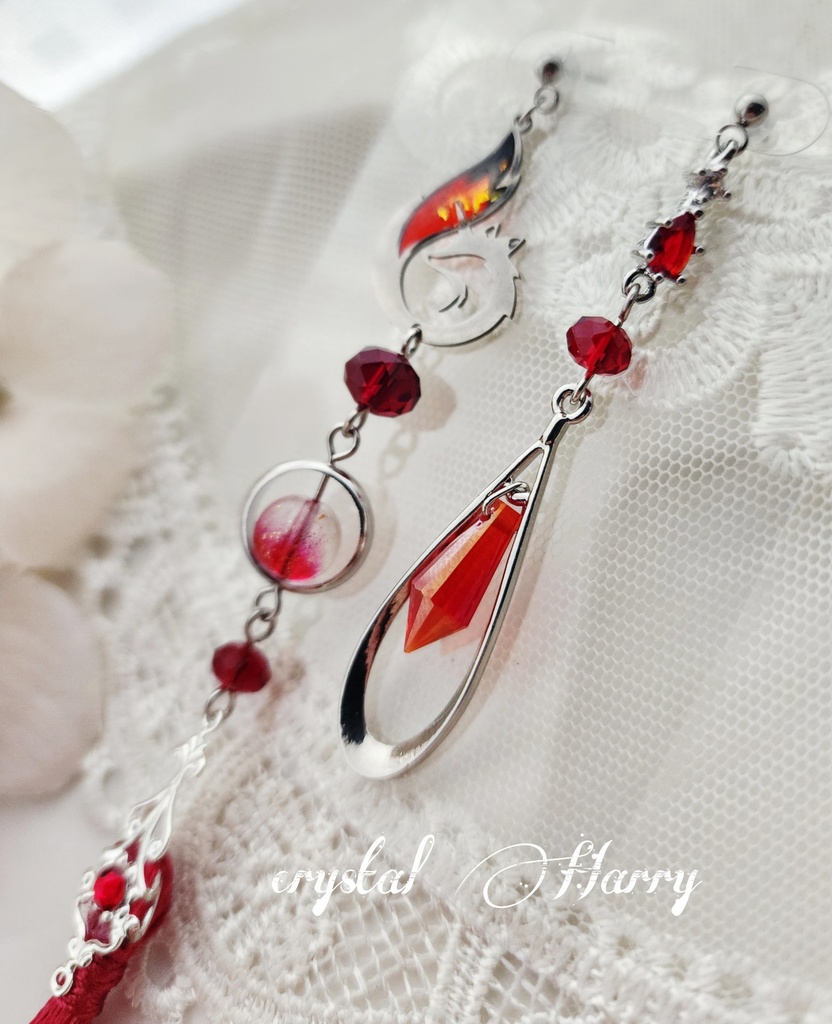 【狐火の耳飾り】~銀赤黒~