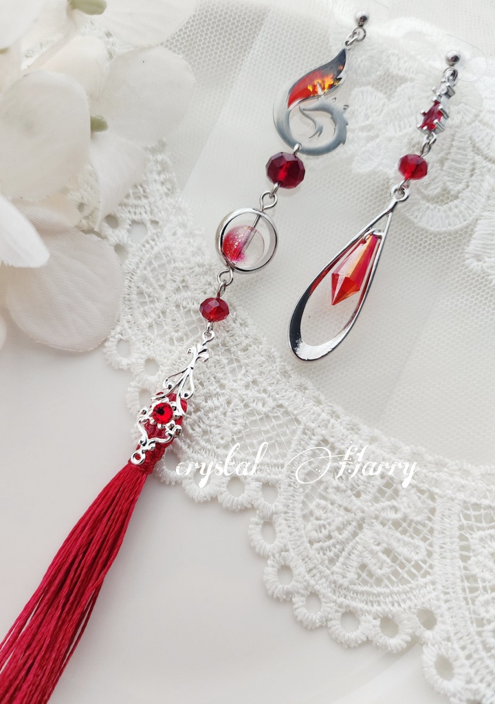 【狐火の耳飾り】~銀赤黒~