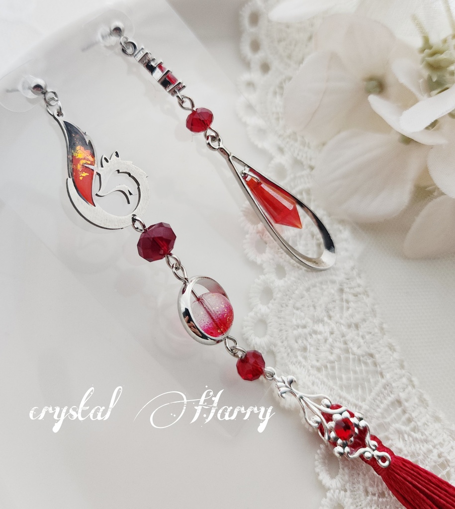 【狐火の耳飾り】~銀赤黒~