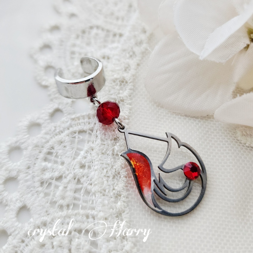 【管狐の耳飾り】~銀赤~イヤーカフ