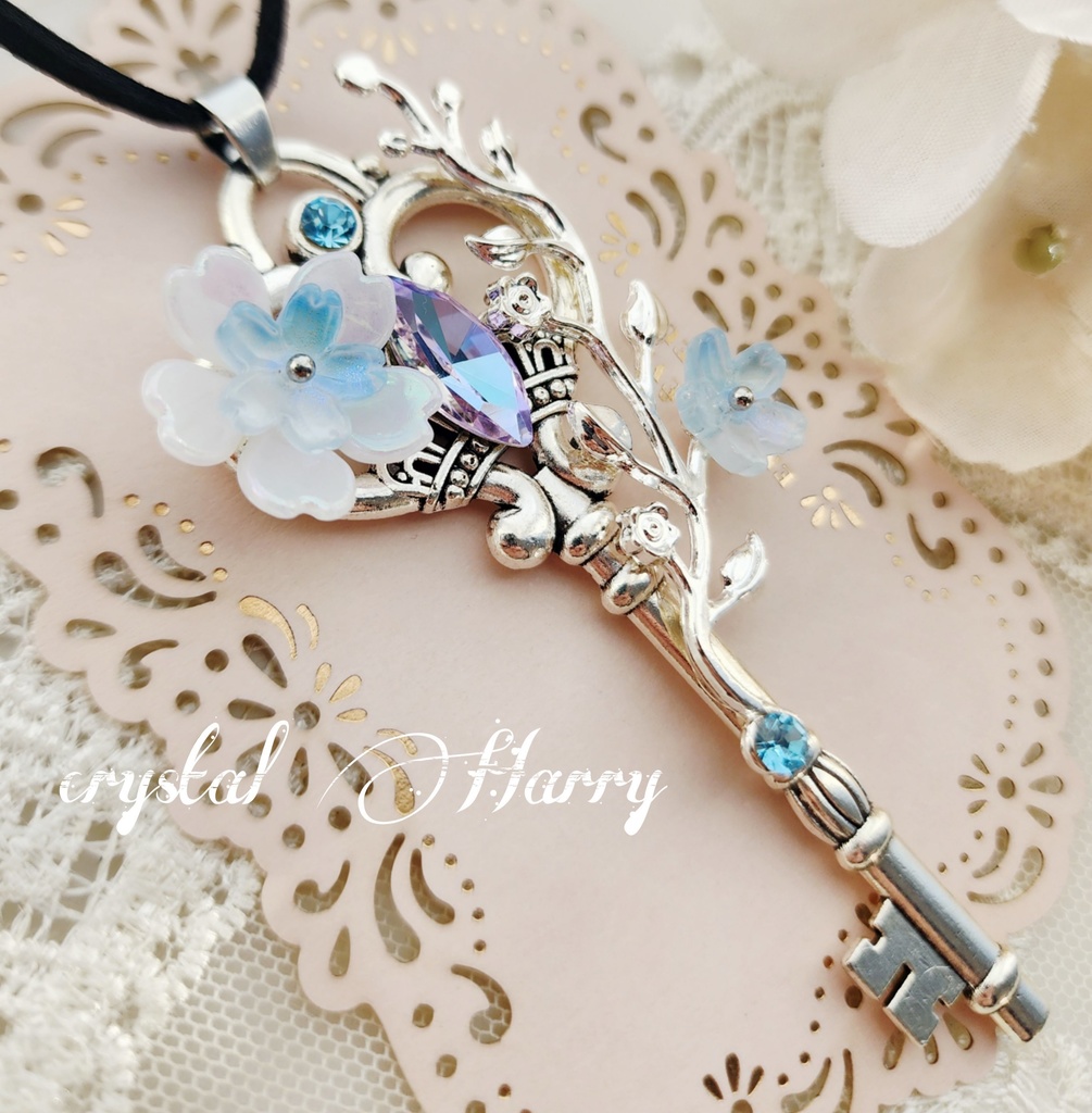 【桜魔法の鍵飾り~シルバーベース~】~水桜~