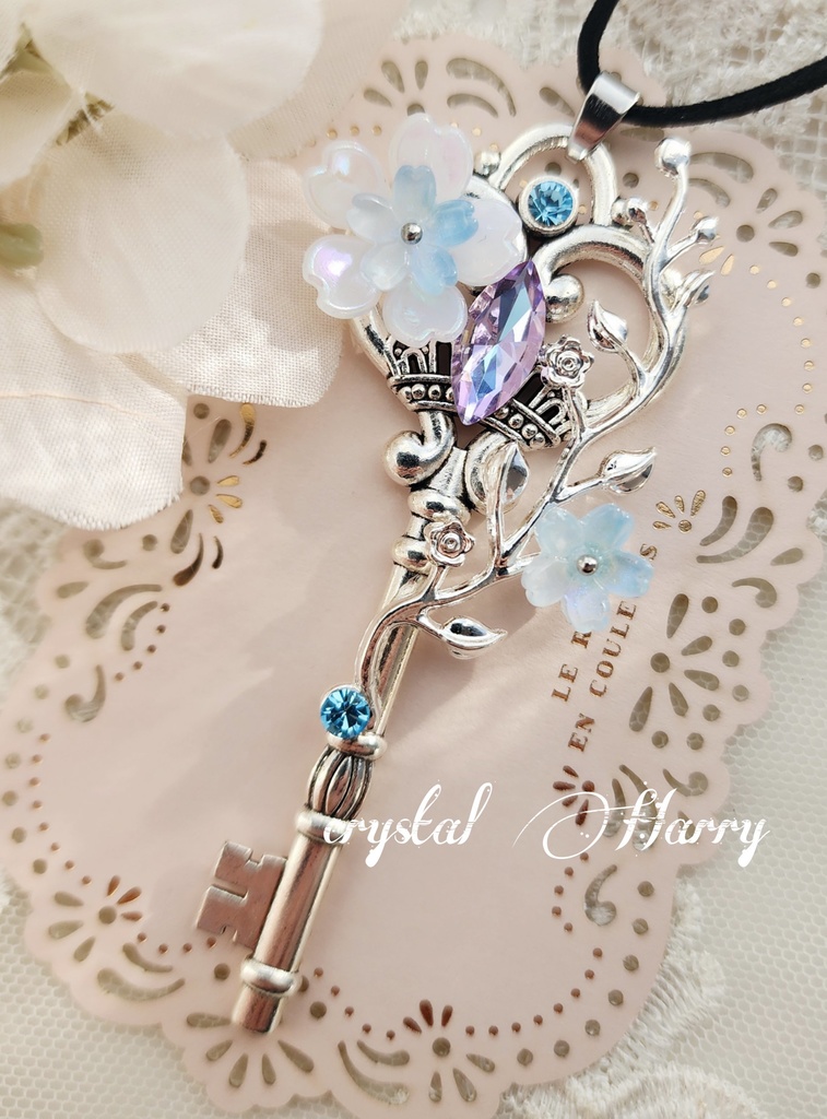 【桜魔法の鍵飾り~シルバーベース~】~水桜~