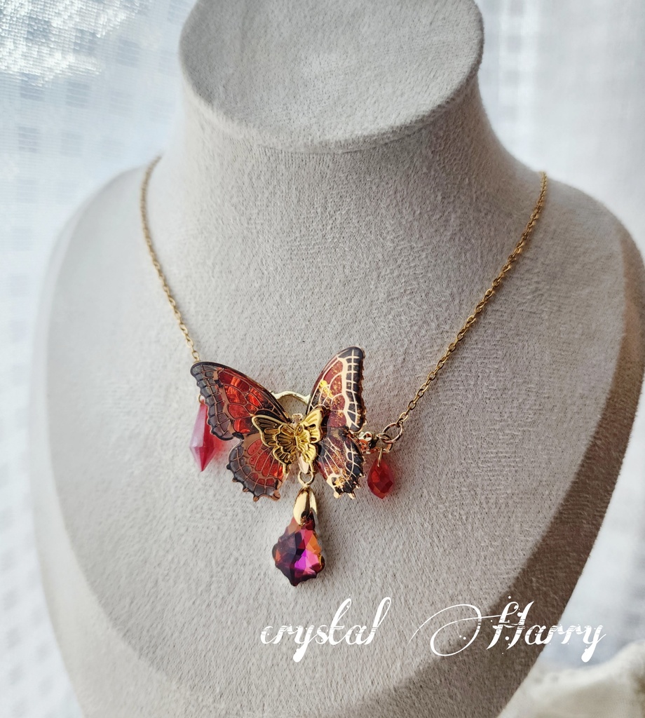 【宝石蝶の首飾り】~金赤黒~