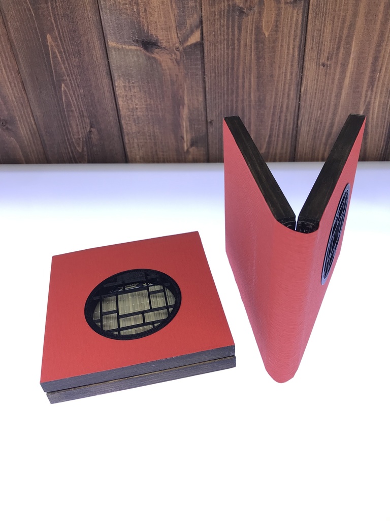 ブック型ドールスタンドS円窓(朱色)