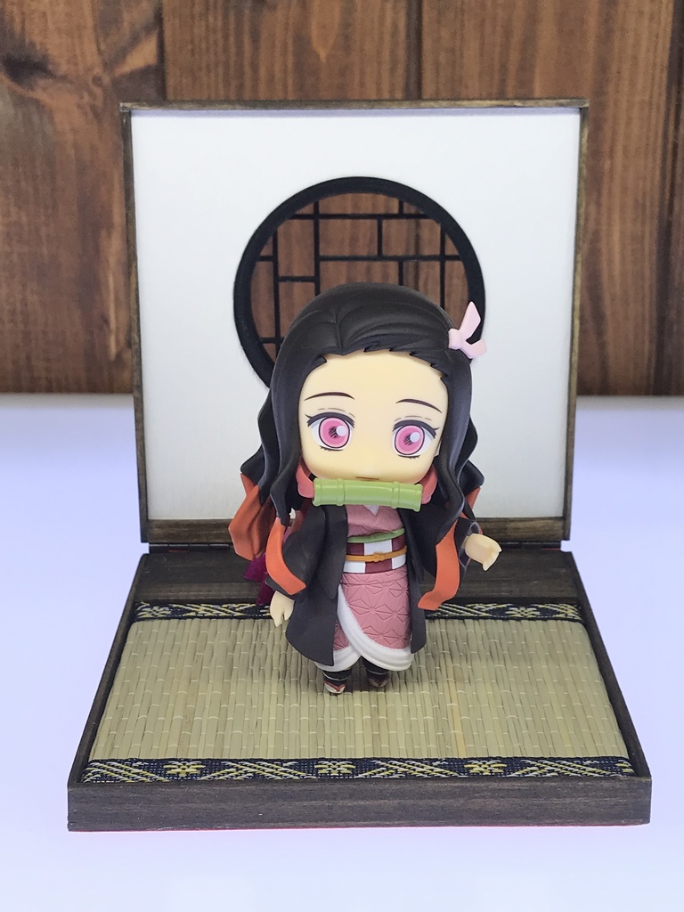 ブック型ドールスタンドS円窓(朱色)