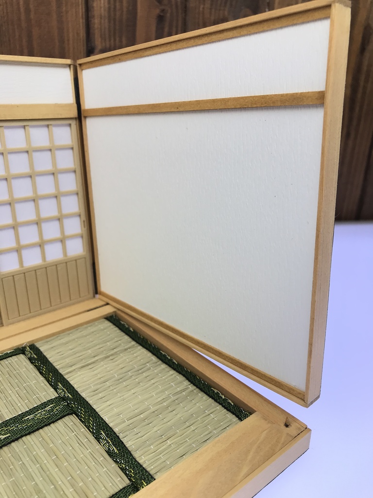 ブック型ドールスタンドM和室