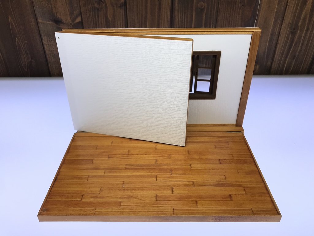 ブック型ドールスタンドM洋室