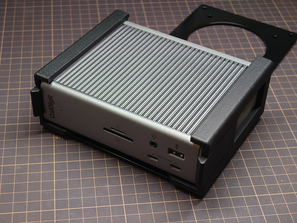 VESA mount bracket for CalDigit TS4