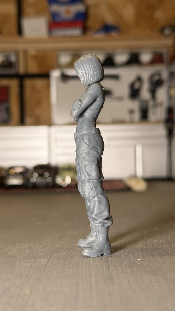 03_腕組女性兵士1/20|ミリタリー SF ジオラマ用 3Dプリント品