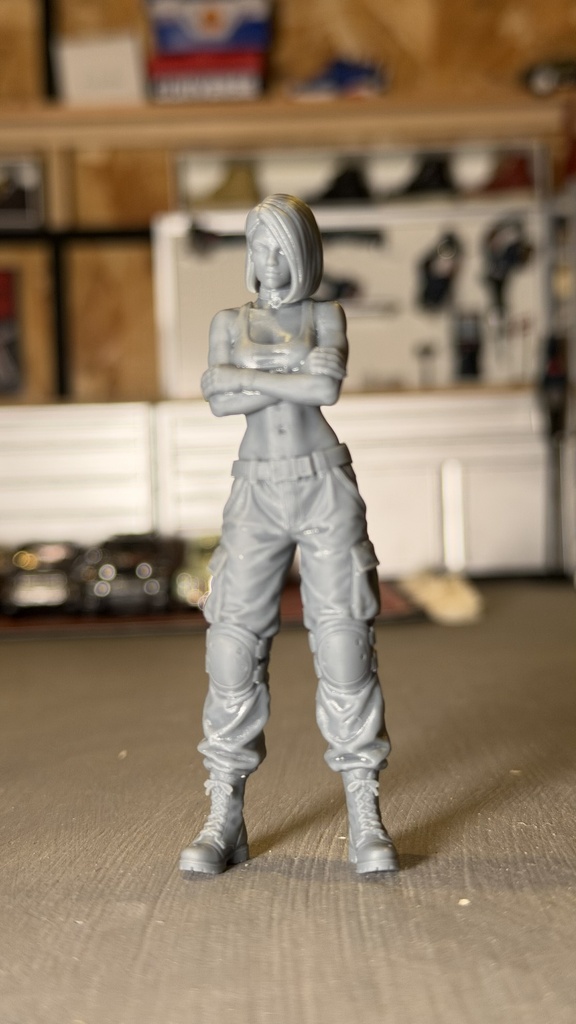 03_腕組女性兵士1/20|ミリタリー SF ジオラマ用 3Dプリント品