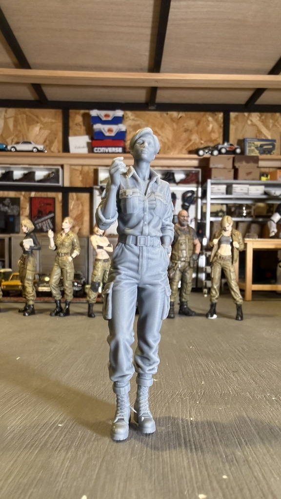 05_一服中の女性兵士1/20|ミリタリー SF ジオラマ用 3Dプリント品
