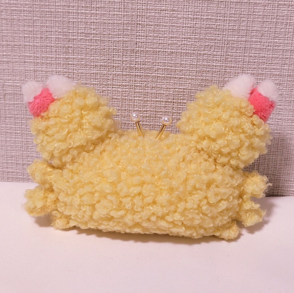 まるごとカニフライのぬいぐるみ