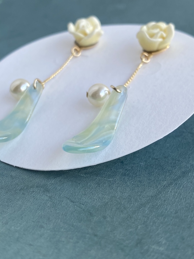 スフェーンモチーフ ピアス