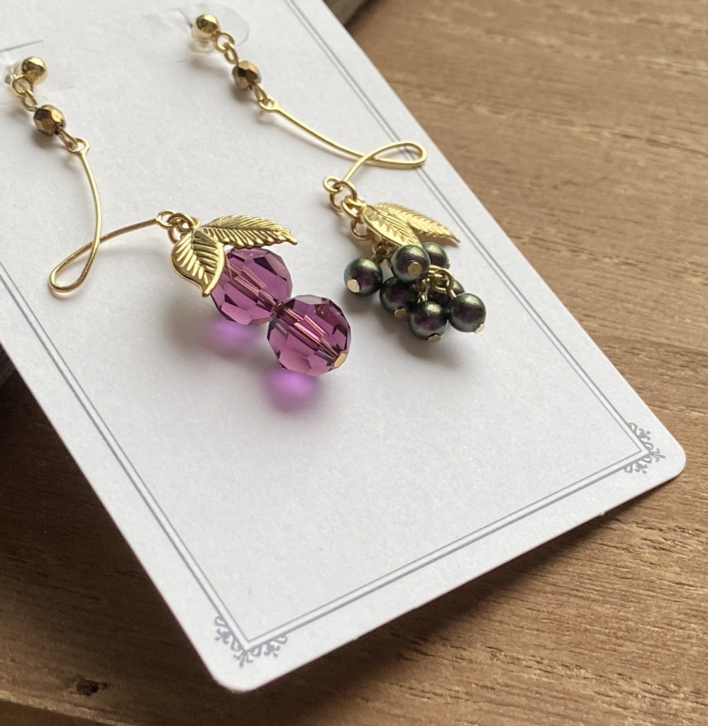 ローポリ葡萄 樹脂イヤリング(ピアス変更可)